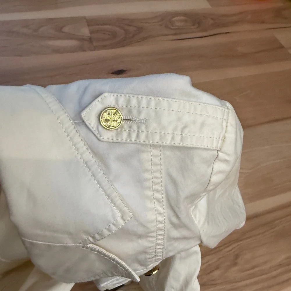 Tory Burch Safari Short Sleeve Jacket Women Size 6 White Gold Logo Button Cotton
